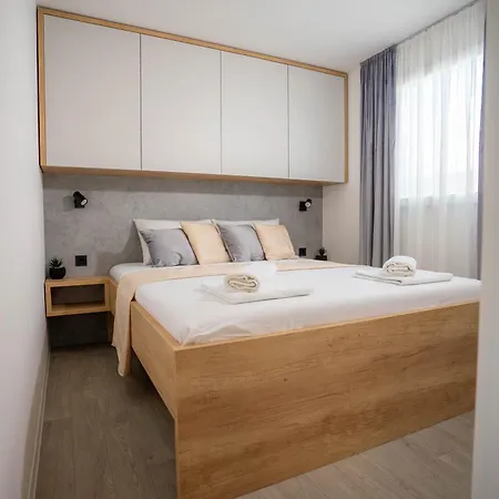 Ac Ivona - Mobile Maris * Vodice