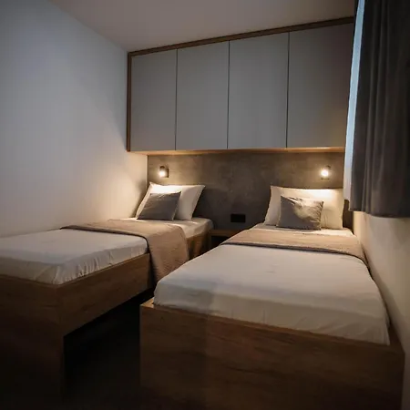 Kamp alanı Ac Ivona - Mobile Maris Vodice